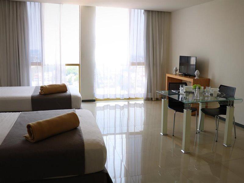 Hotel Suites Bernini Guadalajara Exterior photo