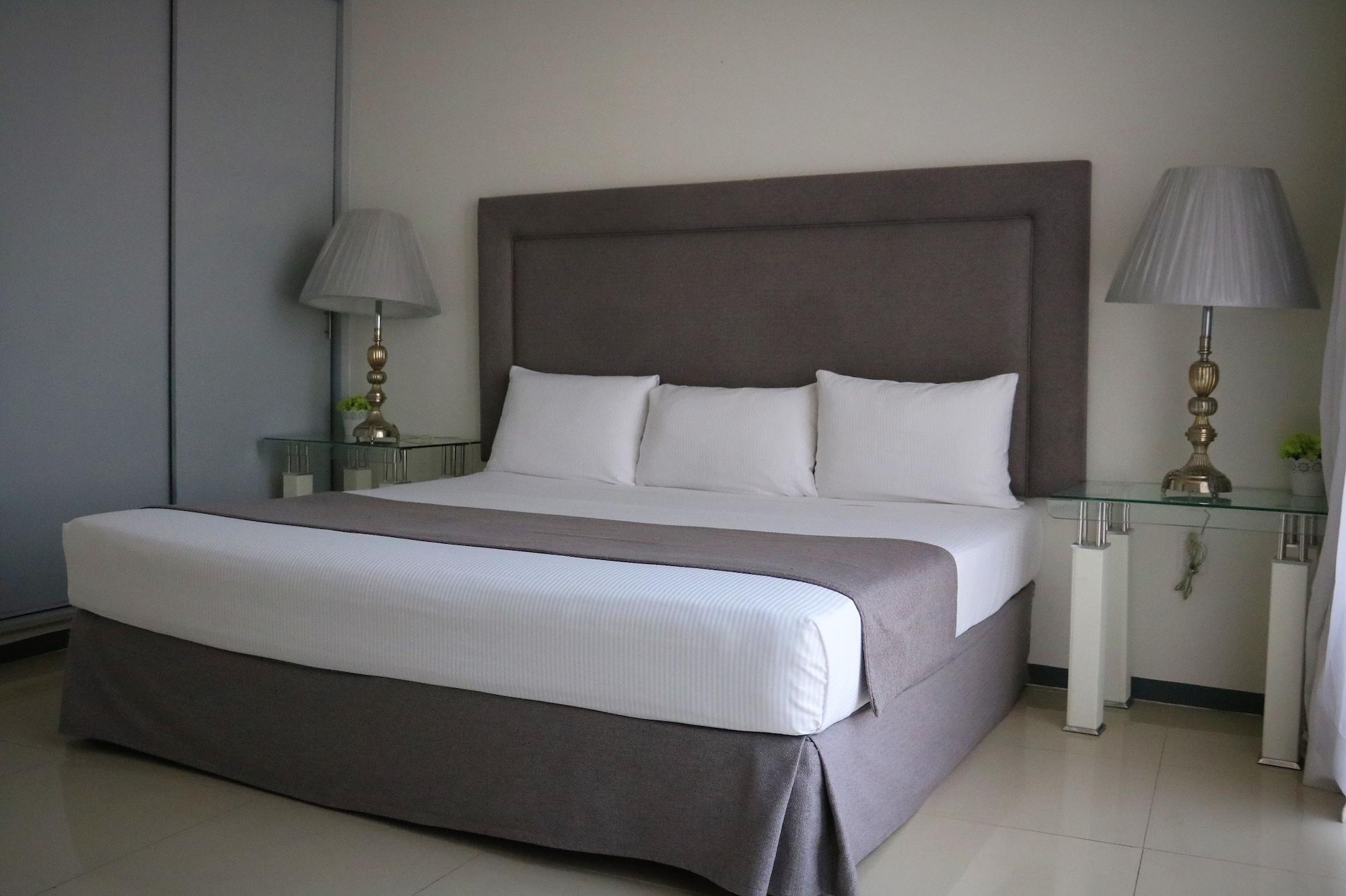 Hotel Suites Bernini Guadalajara Exterior photo