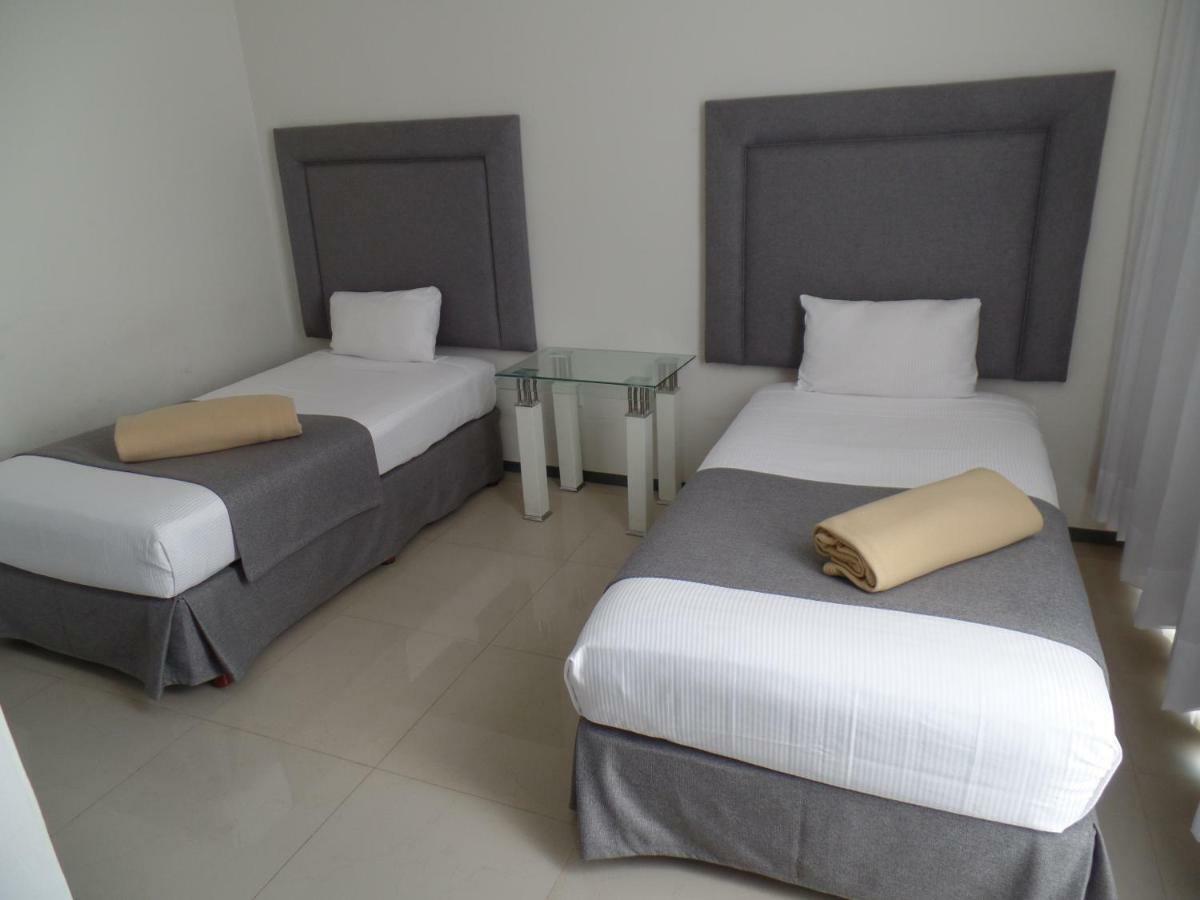 Hotel Suites Bernini Guadalajara Exterior photo
