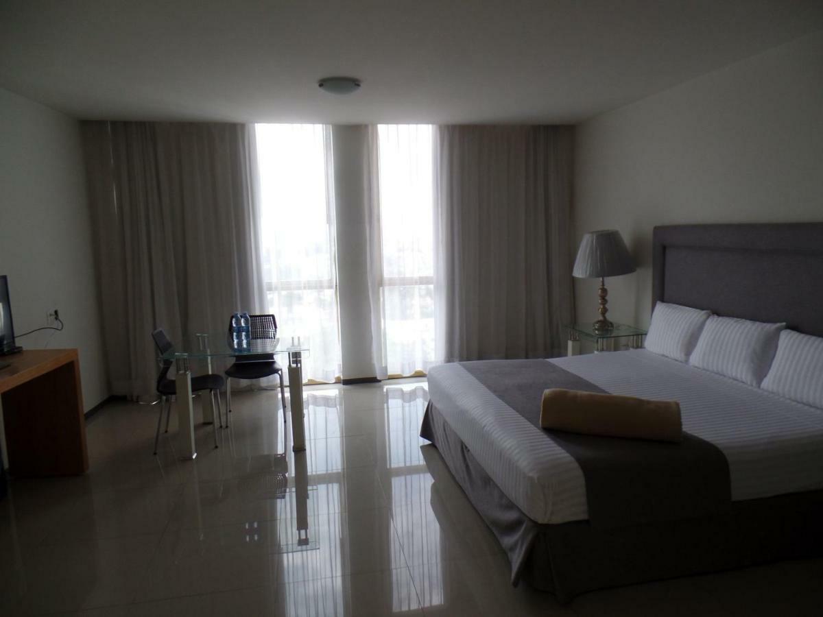 Hotel Suites Bernini Guadalajara Exterior photo